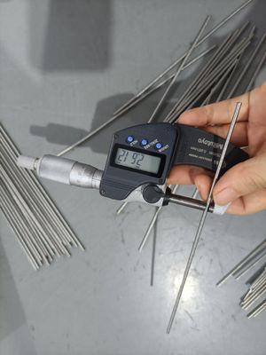 Dobra cena Rura kobaltowo-chromowa o przewodności cieplnej 20 W/mK, wysokiej temperaturze topnienia 1300-1400°C i przewodności elektrycznej 1,7-2,0 %IACS w Internecie